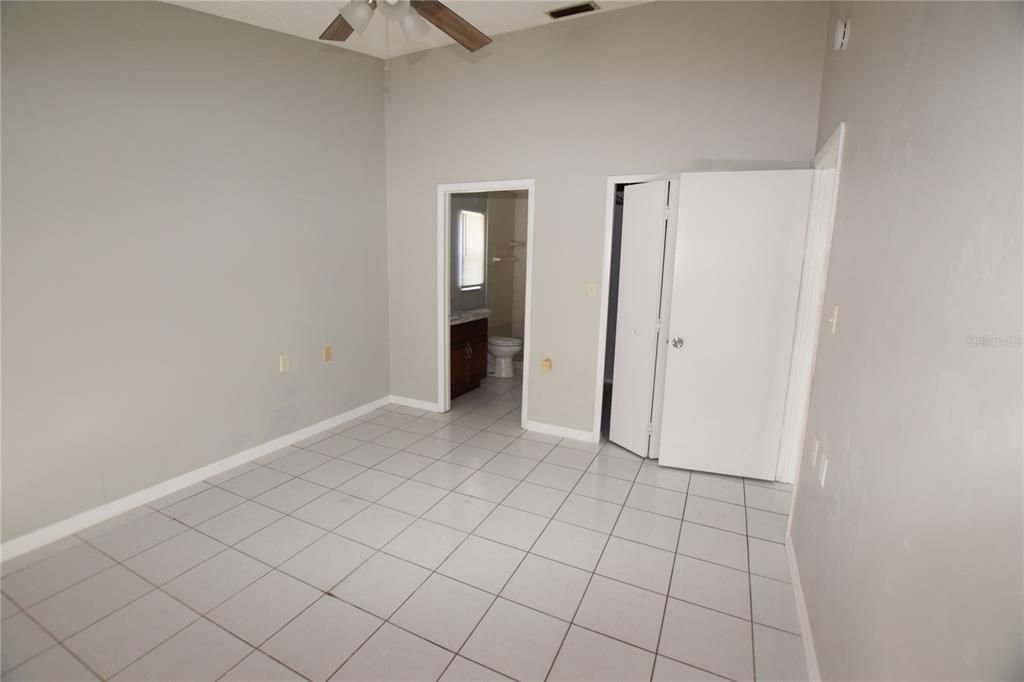 For Rent: $1,975 (3 beds, 2 baths, 1050 Square Feet)