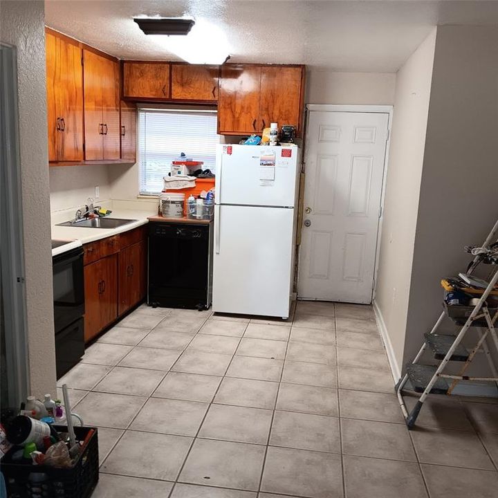 En Renta: $1,800 (3 camas, 1 baños, 1200 Pies cuadrados)