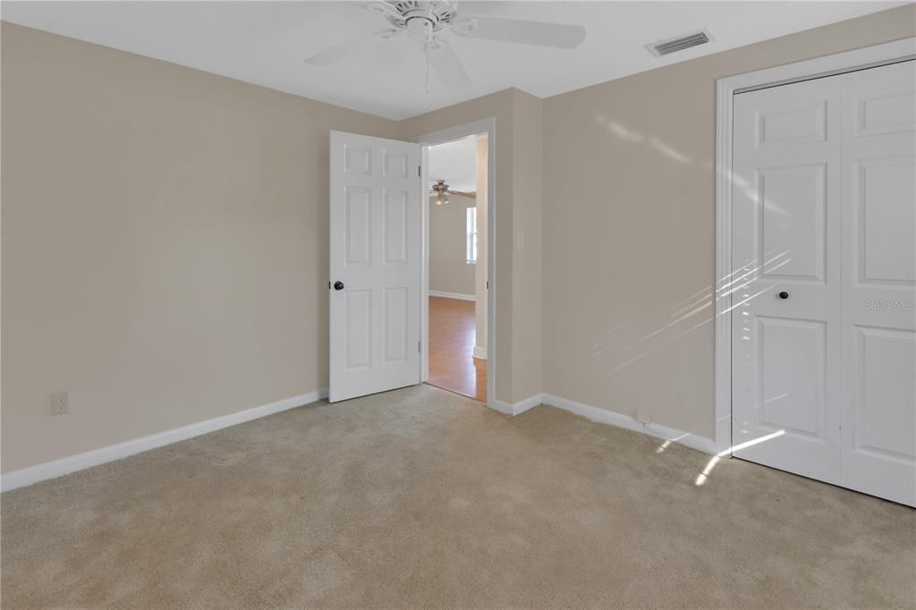 For Sale: $249,900 (2 beds, 1 baths, 908 Square Feet)