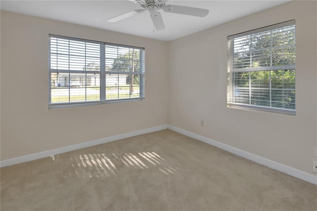 For Sale: $249,900 (2 beds, 1 baths, 908 Square Feet)