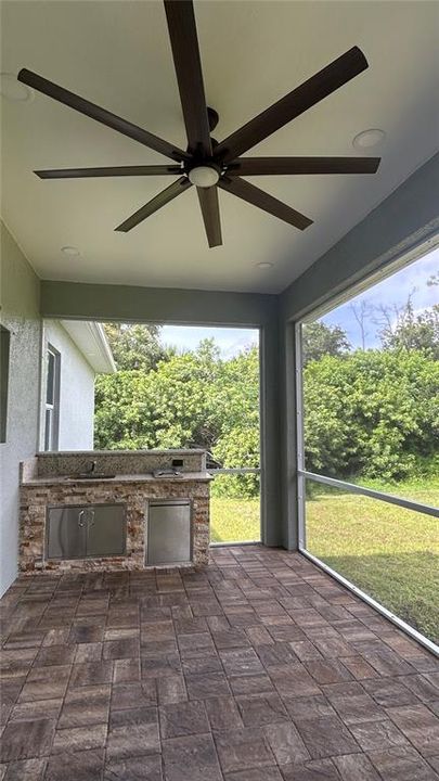 For Sale: $309,900 (3 beds, 2 baths, 1389 Square Feet)