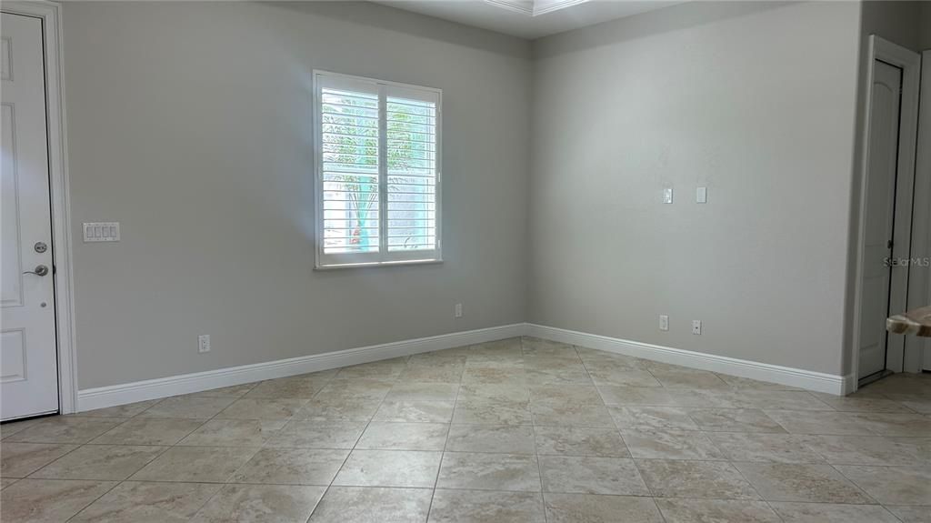 For Sale: $309,900 (3 beds, 2 baths, 1389 Square Feet)