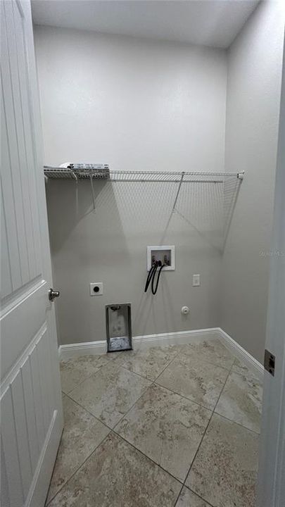 For Sale: $309,900 (3 beds, 2 baths, 1389 Square Feet)