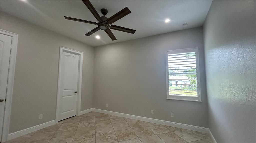 For Sale: $309,900 (3 beds, 2 baths, 1389 Square Feet)