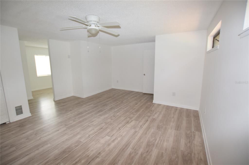 В аренду: $1,595 (2 спален, 2 ванн, 1322 Квадратных фут)