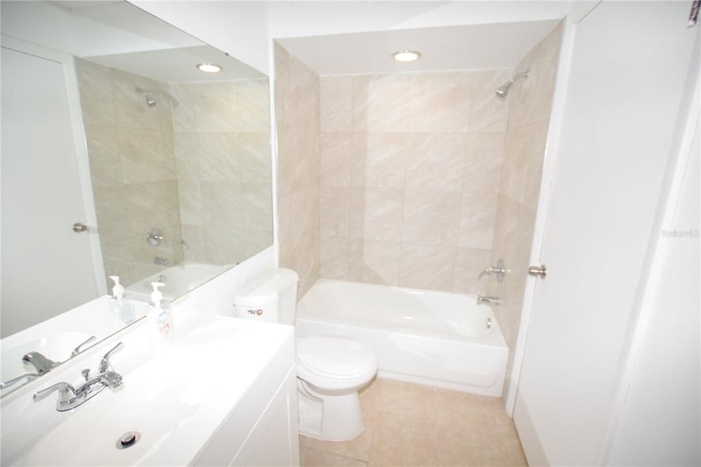 В аренду: $1,595 (2 спален, 2 ванн, 1322 Квадратных фут)