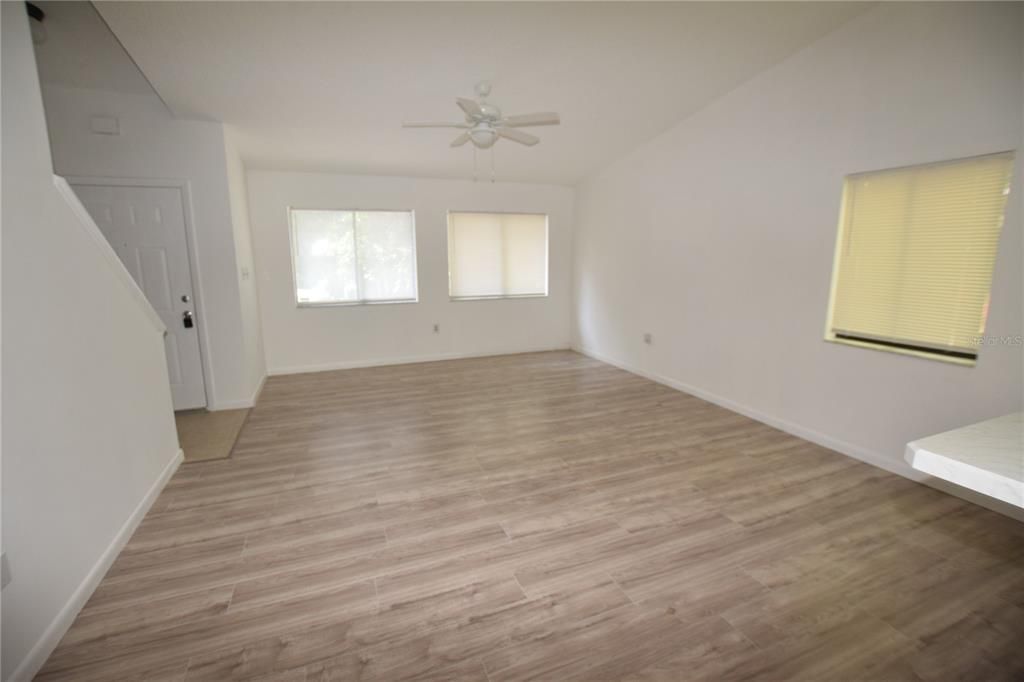 В аренду: $1,595 (2 спален, 2 ванн, 1322 Квадратных фут)