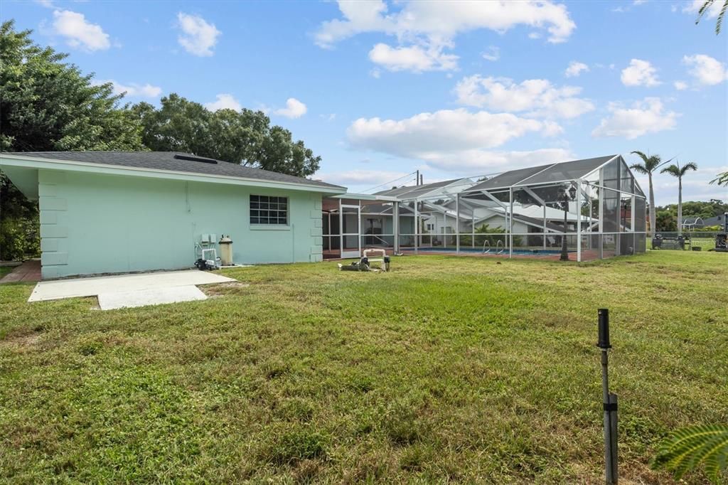 For Sale: $425,000 (4 beds, 2 baths, 2280 Square Feet)