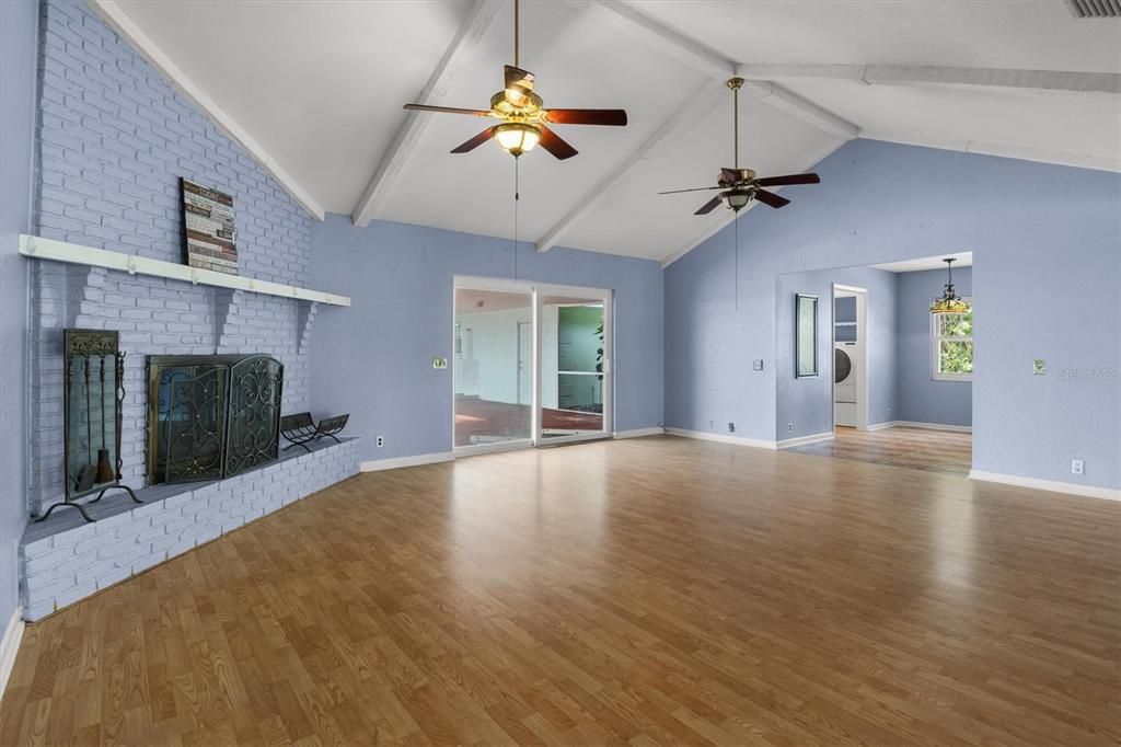 For Sale: $425,000 (4 beds, 2 baths, 2280 Square Feet)