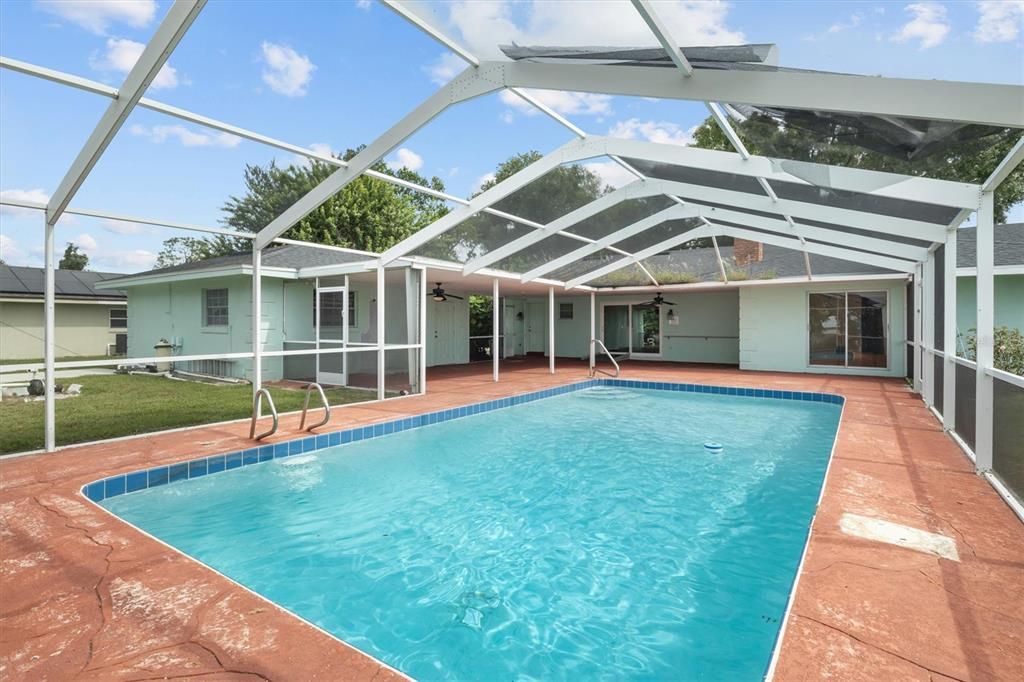For Sale: $425,000 (4 beds, 2 baths, 2280 Square Feet)