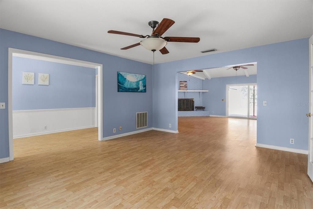 For Sale: $425,000 (4 beds, 2 baths, 2280 Square Feet)