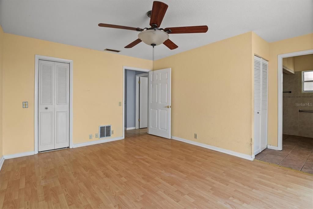 For Sale: $425,000 (4 beds, 2 baths, 2280 Square Feet)