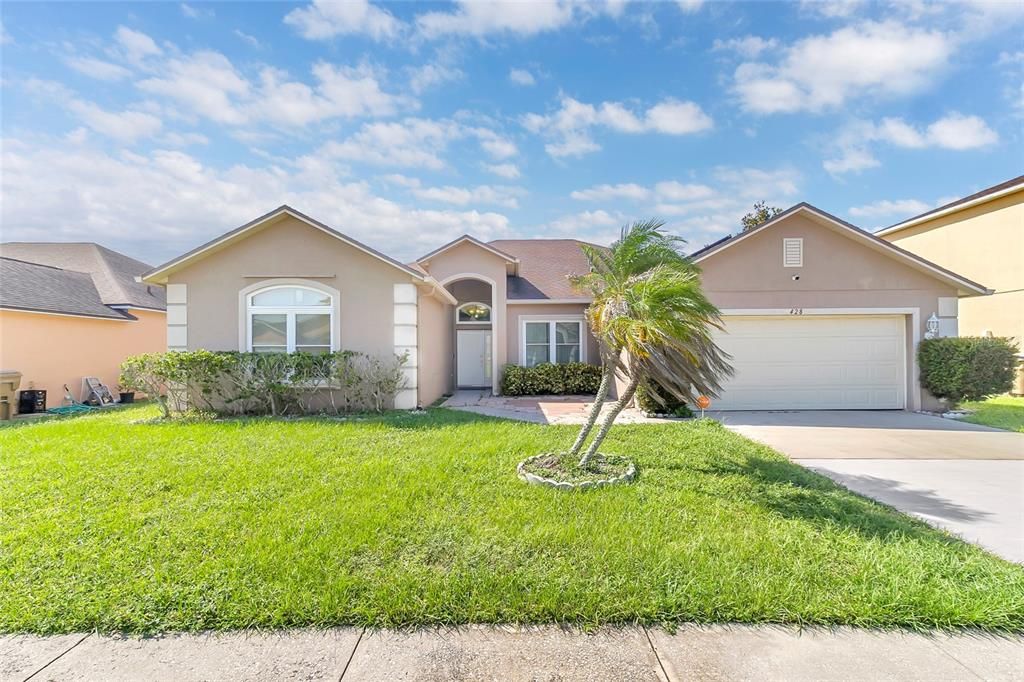 Active With Contract: $375,000 (4 beds, 3 baths, 2384 Square Feet)
