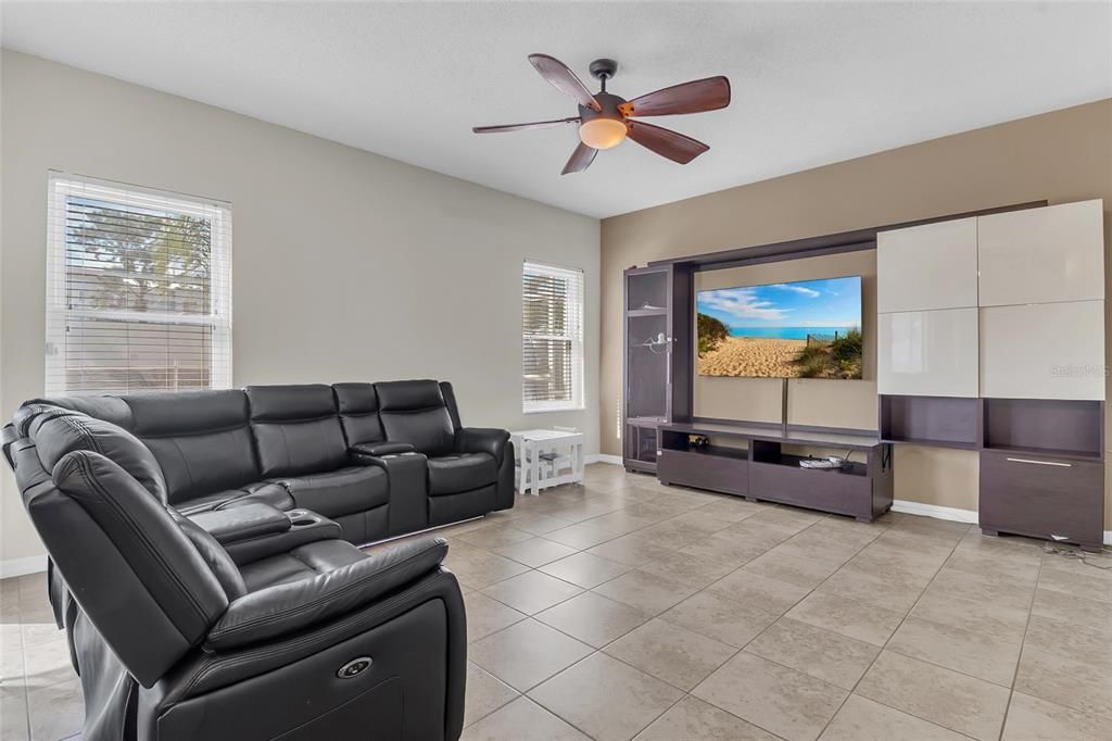 Active With Contract: $375,000 (4 beds, 3 baths, 2384 Square Feet)
