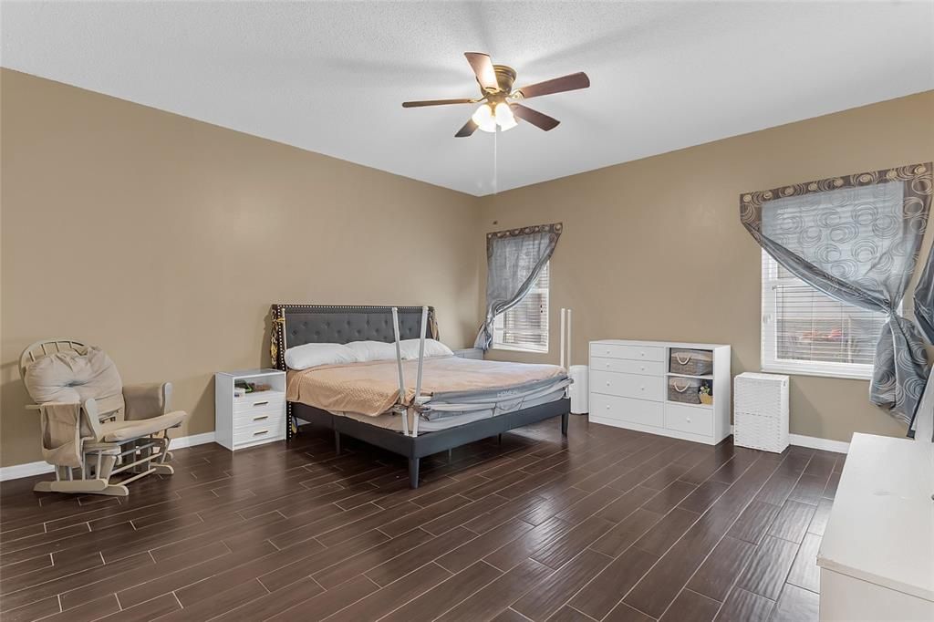 Active With Contract: $375,000 (4 beds, 3 baths, 2384 Square Feet)