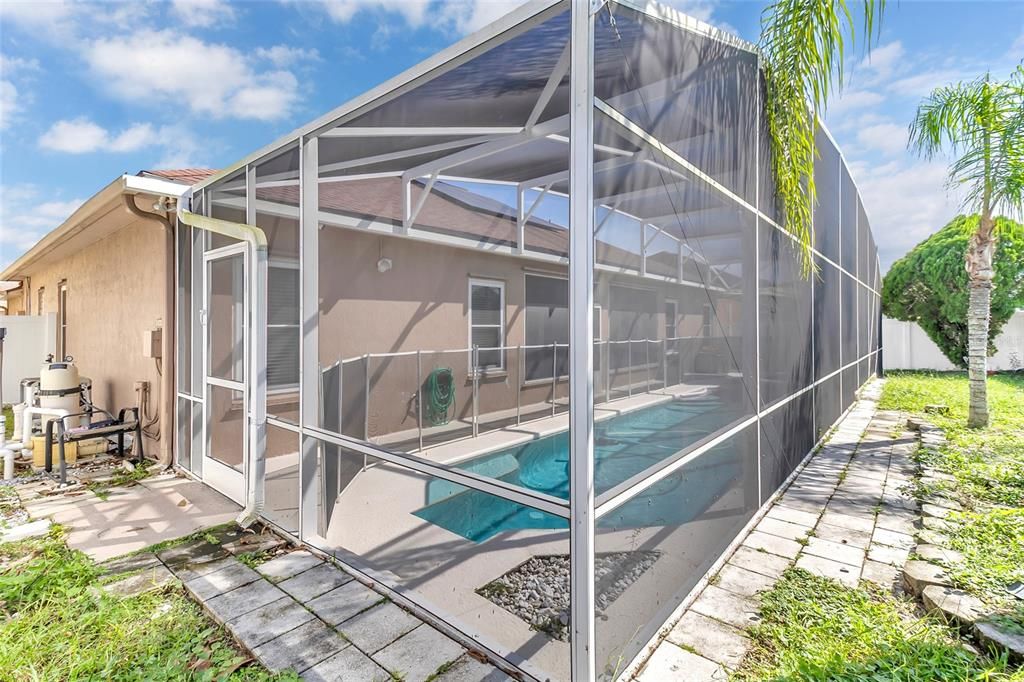 Active With Contract: $375,000 (4 beds, 3 baths, 2384 Square Feet)