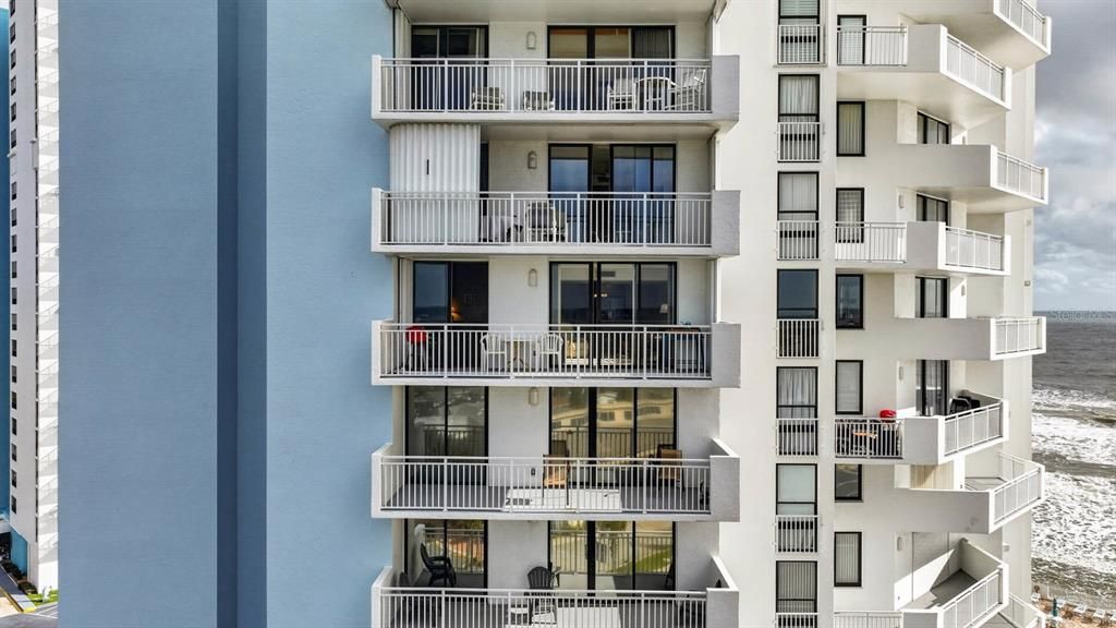 For Sale: $299,000 (2 beds, 2 baths, 1150 Square Feet)