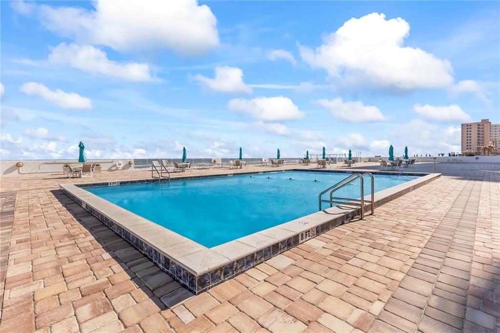 For Sale: $299,000 (2 beds, 2 baths, 1150 Square Feet)