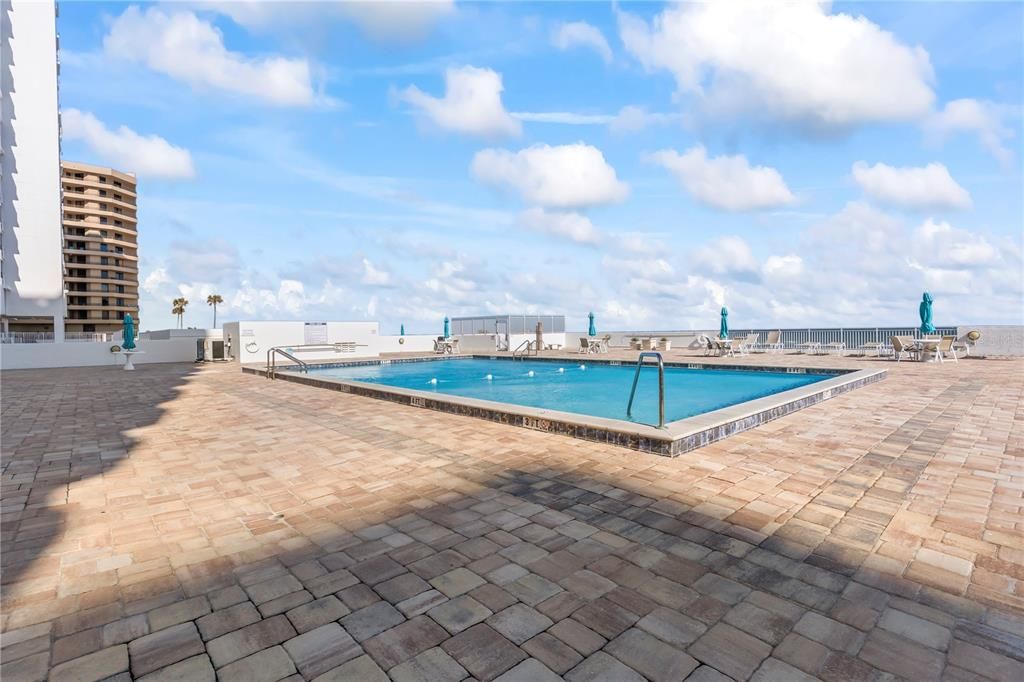 For Sale: $299,000 (2 beds, 2 baths, 1150 Square Feet)