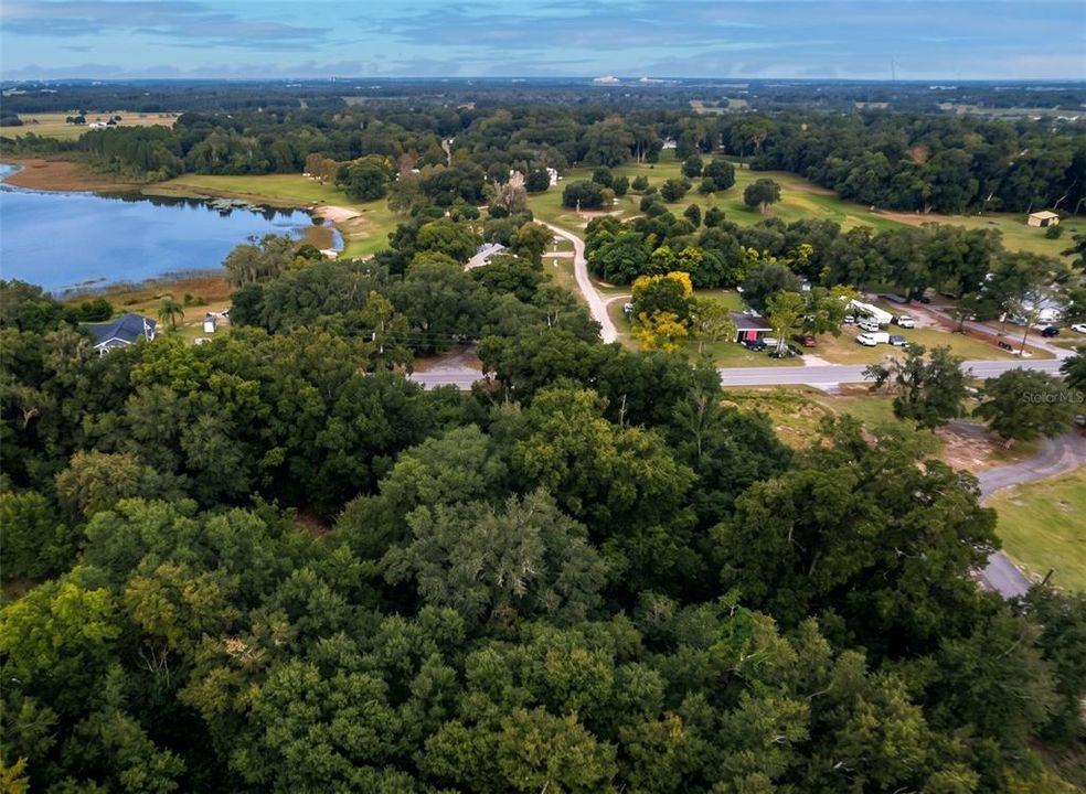 待售: $750,000 (4.58 acres)