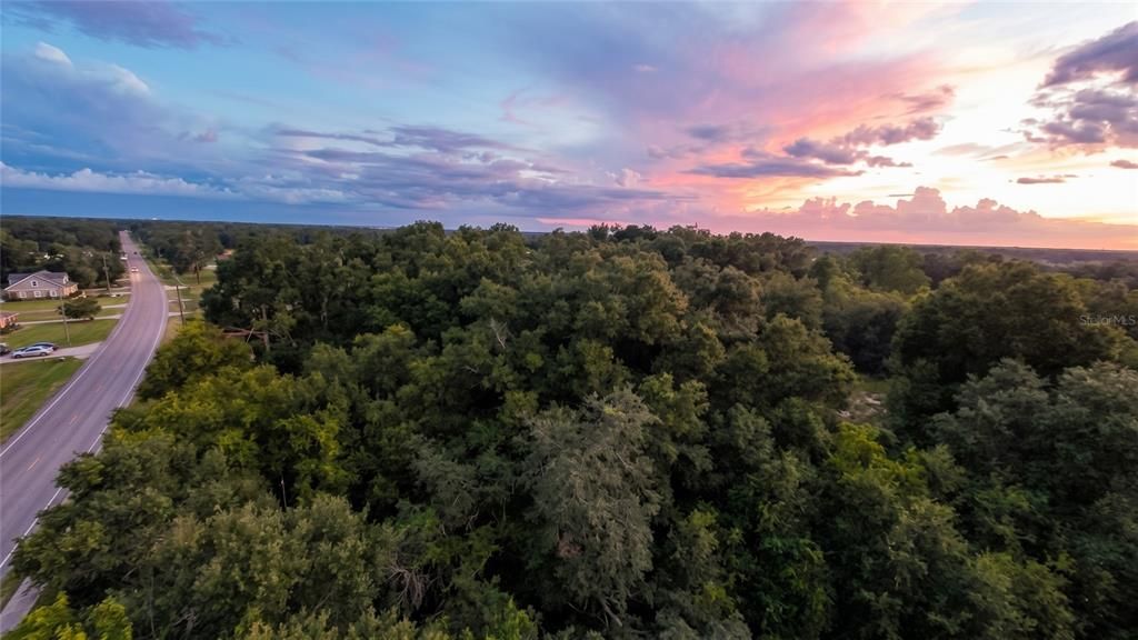 待售: $750,000 (4.58 acres)