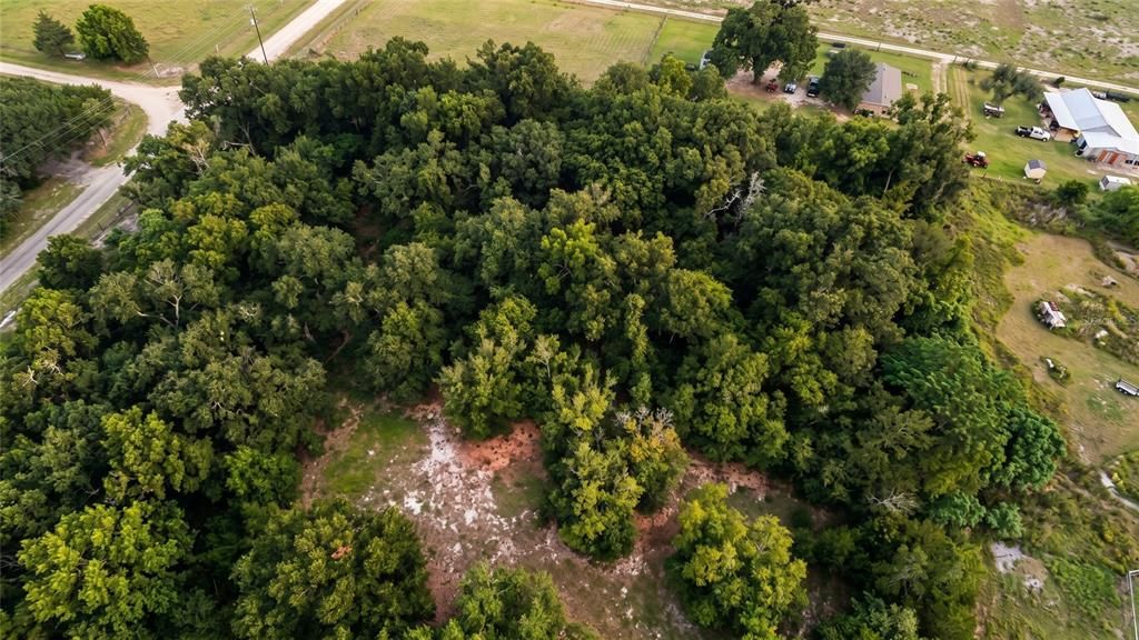 待售: $750,000 (4.58 acres)