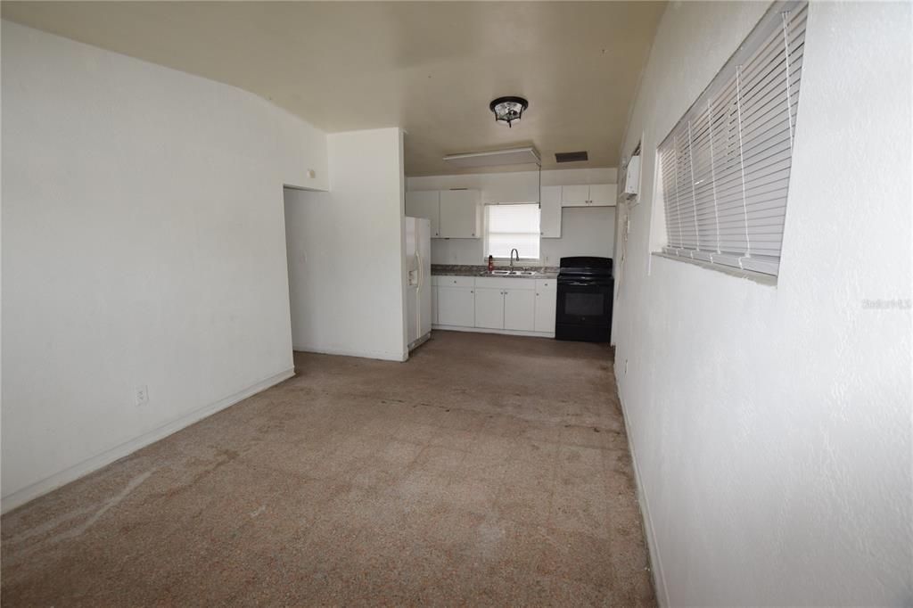 For Rent: $1,200 (2 beds, 1 baths, 672 Square Feet)