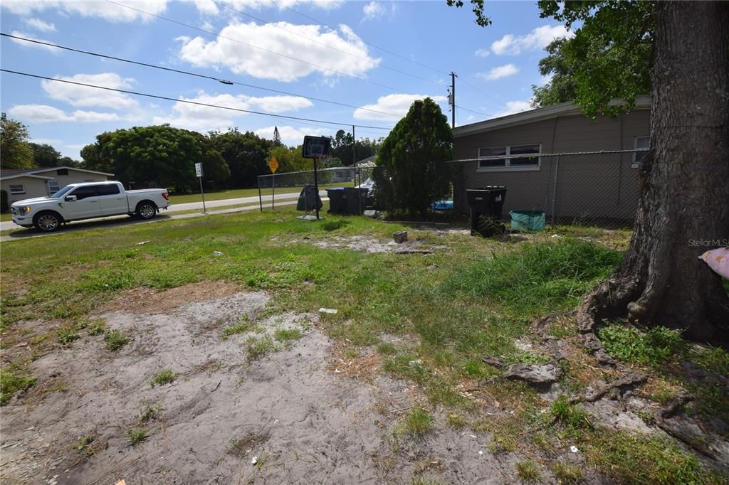 For Rent: $1,200 (2 beds, 1 baths, 672 Square Feet)