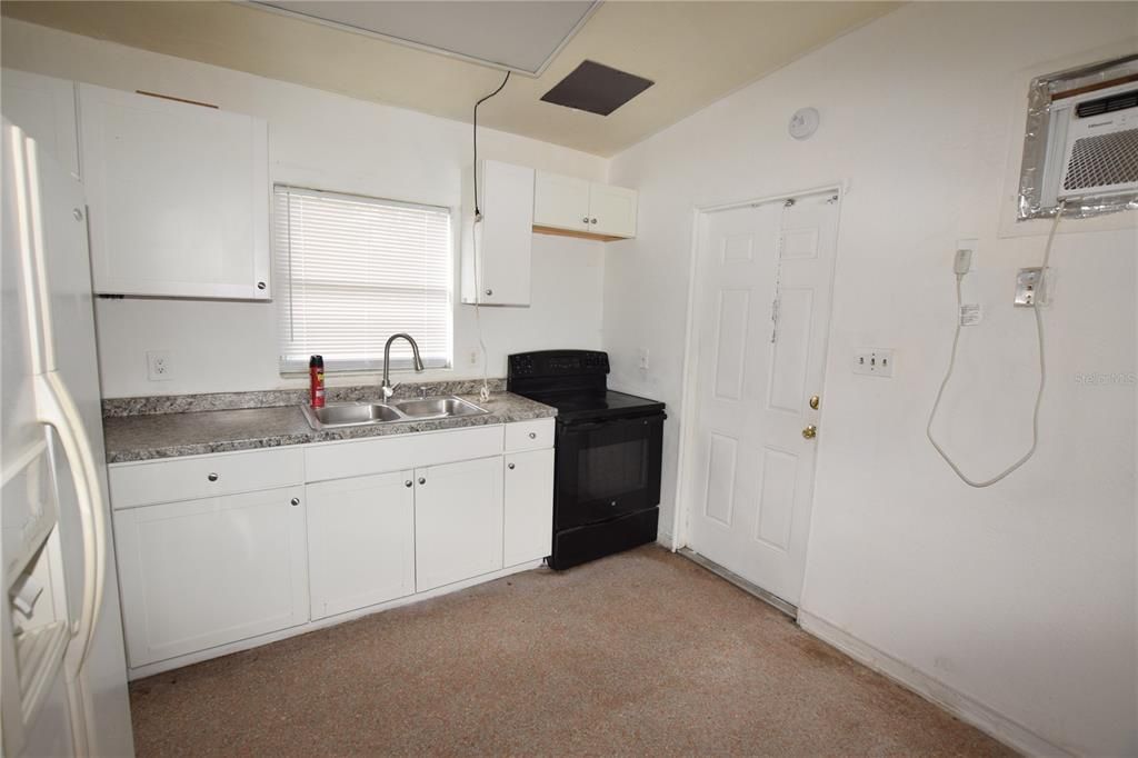 For Rent: $1,200 (2 beds, 1 baths, 672 Square Feet)