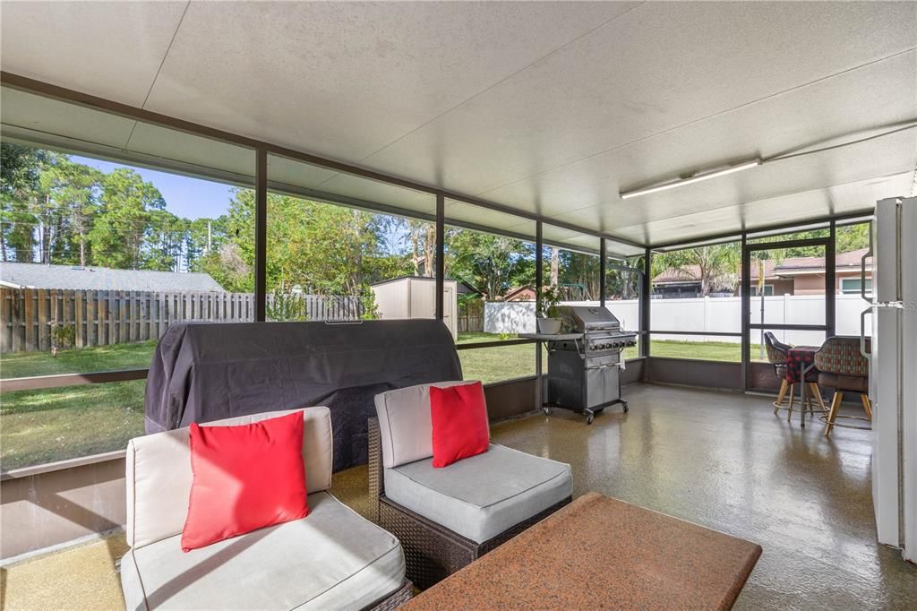 For Sale: $285,000 (3 beds, 2 baths, 1336 Square Feet)