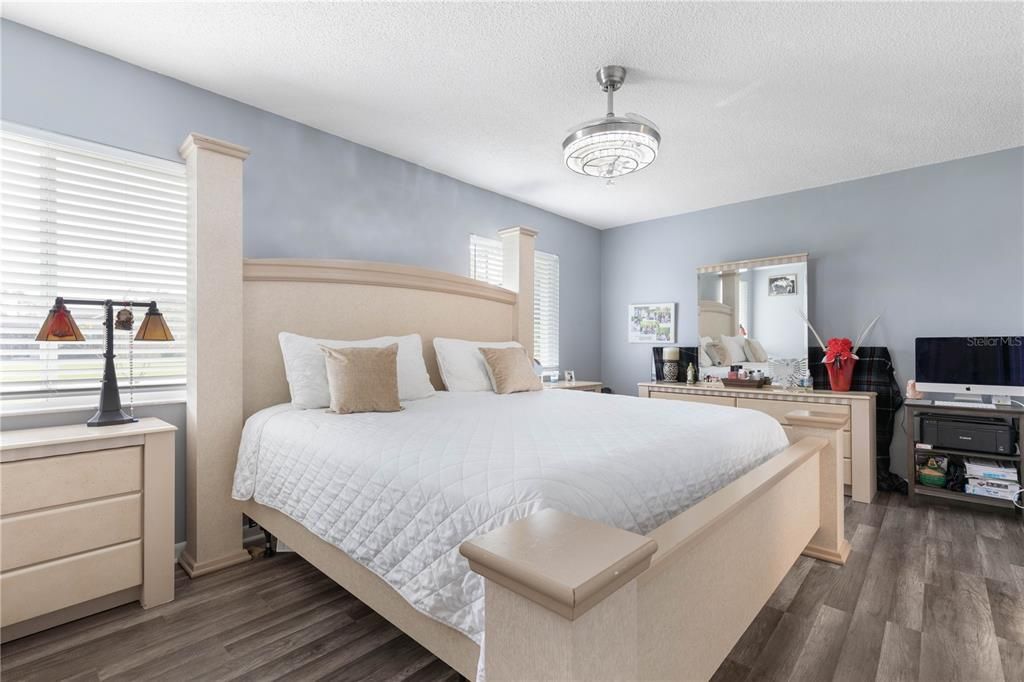 For Sale: $285,000 (3 beds, 2 baths, 1336 Square Feet)