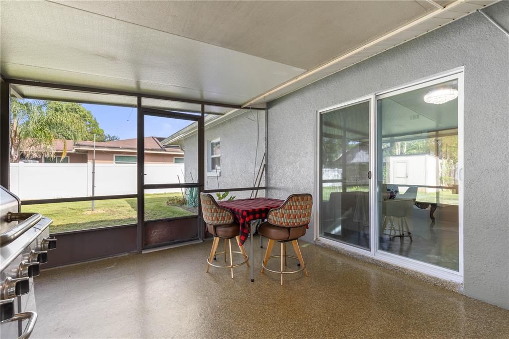 For Sale: $285,000 (3 beds, 2 baths, 1336 Square Feet)