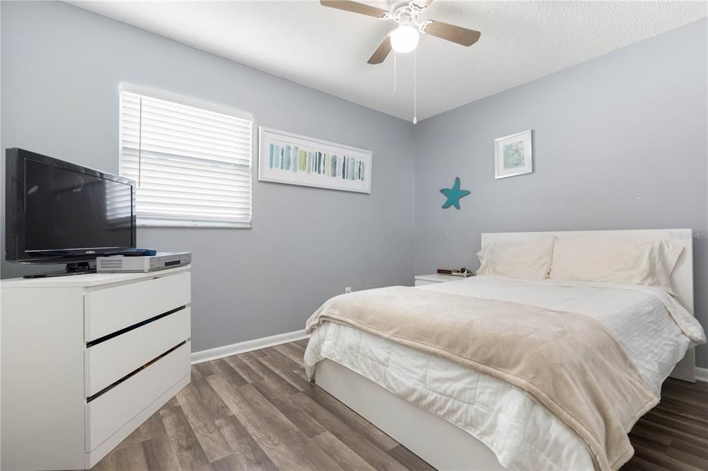 For Sale: $285,000 (3 beds, 2 baths, 1336 Square Feet)
