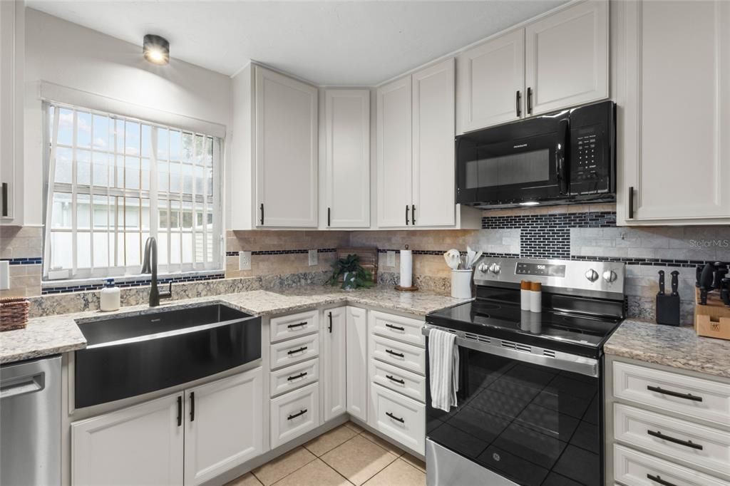 For Sale: $475,000 (3 beds, 2 baths, 1740 Square Feet)