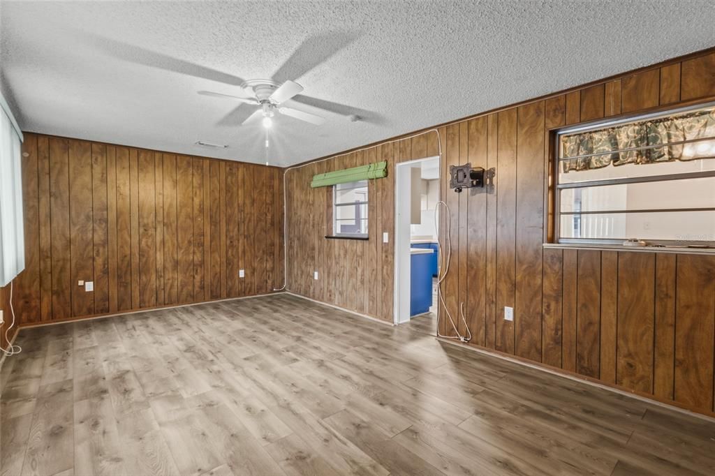 For Sale: $475,000 (3 beds, 2 baths, 1740 Square Feet)