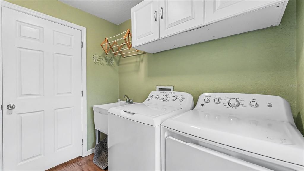 For Sale: $699,000 (4 beds, 2 baths, 2271 Square Feet)