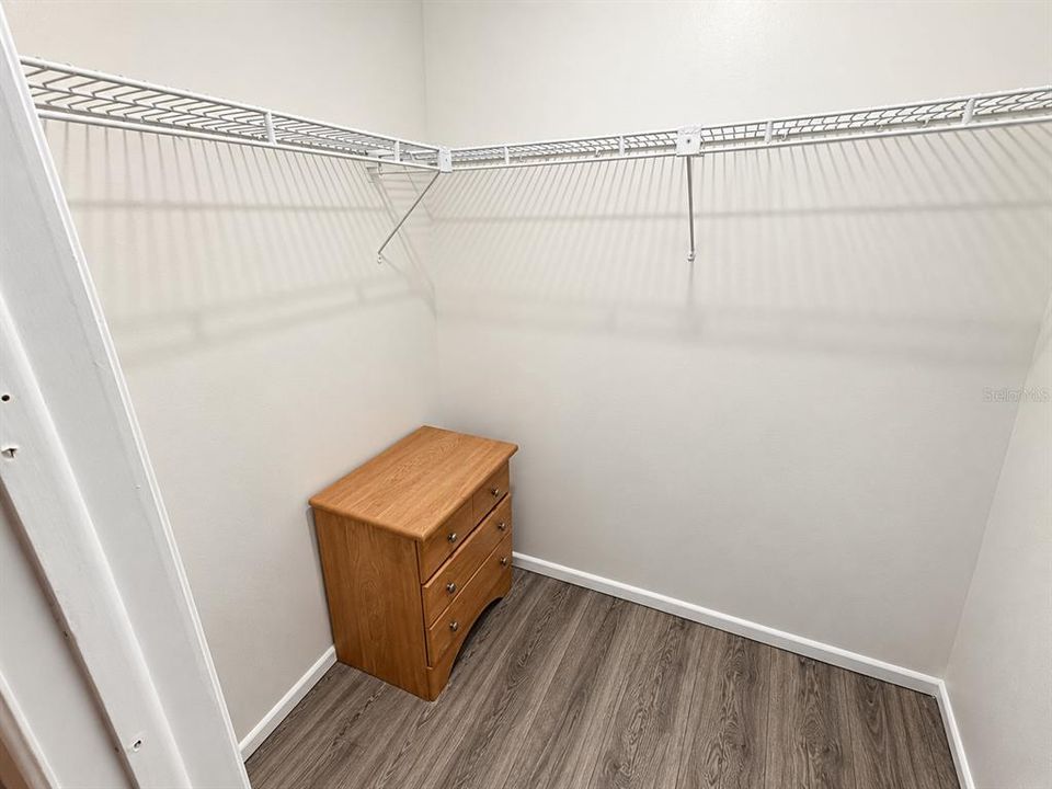 For Sale: $134,900 (2 beds, 1 baths, 1055 Square Feet)