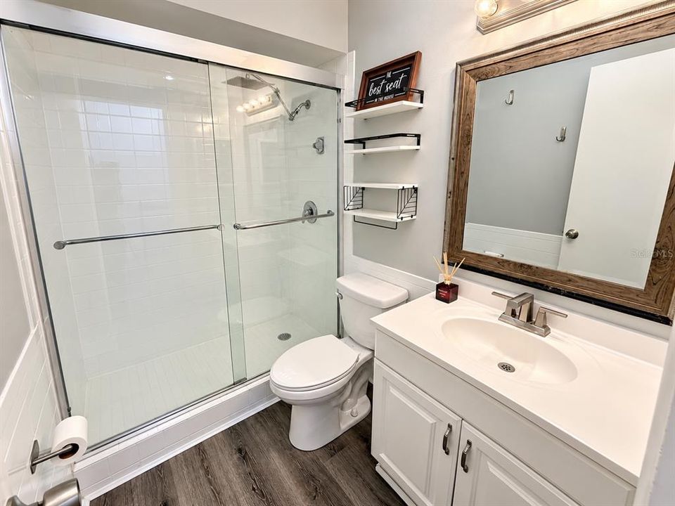 For Sale: $134,900 (2 beds, 1 baths, 1055 Square Feet)