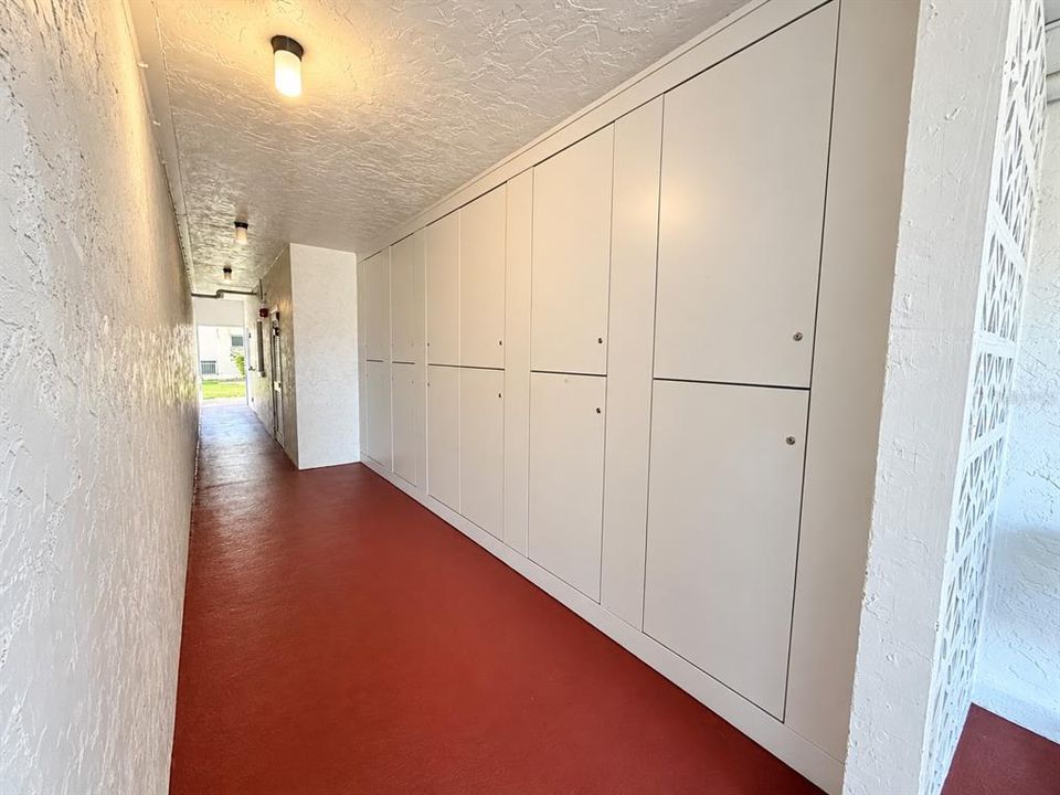 For Sale: $134,900 (2 beds, 1 baths, 1055 Square Feet)