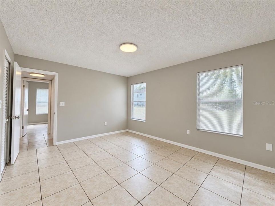 For Sale: $215,000 (3 beds, 2 baths, 1250 Square Feet)