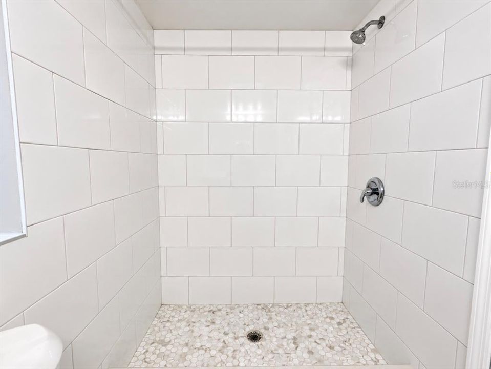For Sale: $215,000 (3 beds, 2 baths, 1250 Square Feet)