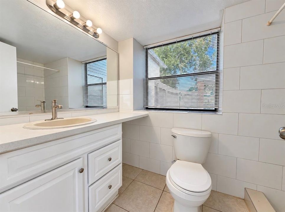 For Sale: $215,000 (3 beds, 2 baths, 1250 Square Feet)