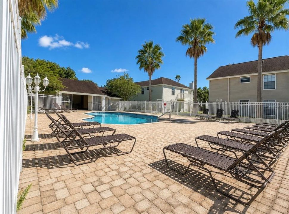 For Sale: $215,000 (3 beds, 2 baths, 1250 Square Feet)