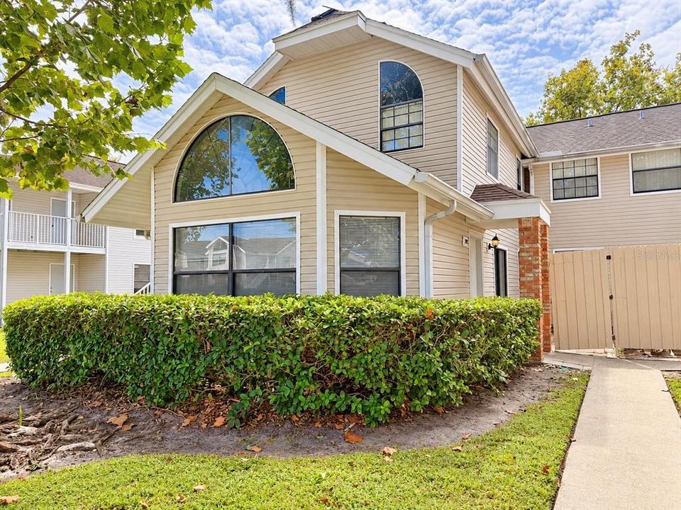 For Sale: $215,000 (3 beds, 2 baths, 1250 Square Feet)