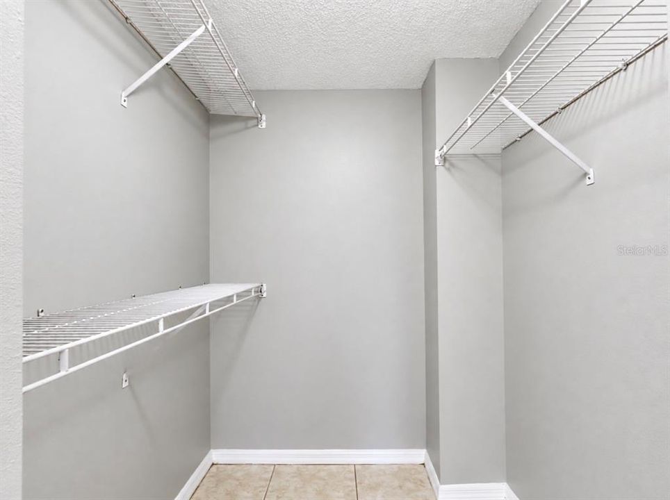 For Sale: $215,000 (3 beds, 2 baths, 1250 Square Feet)