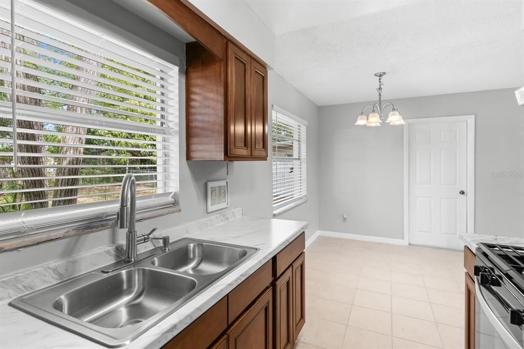 En Venta: $280,000 (3 camas, 1 baños, 950 Pies cuadrados)