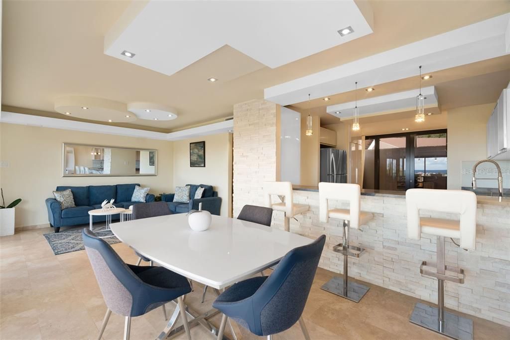 En Venta: $495,000 (2 camas, 2 baños, 1860 Pies cuadrados)