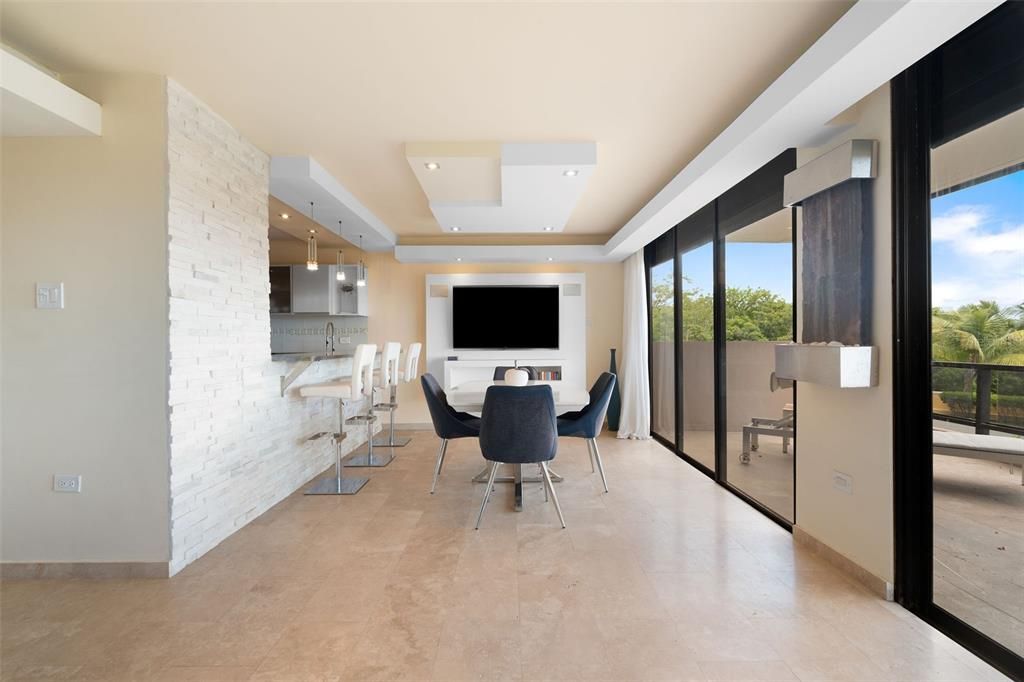 En Venta: $495,000 (2 camas, 2 baños, 1860 Pies cuadrados)