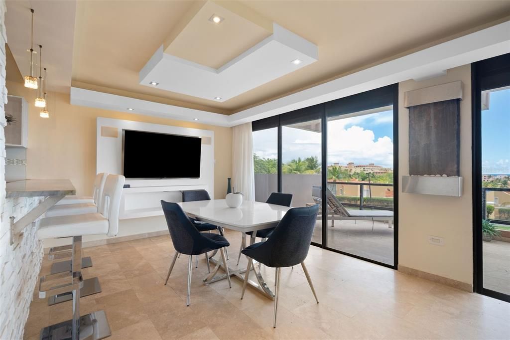 En Venta: $495,000 (2 camas, 2 baños, 1860 Pies cuadrados)