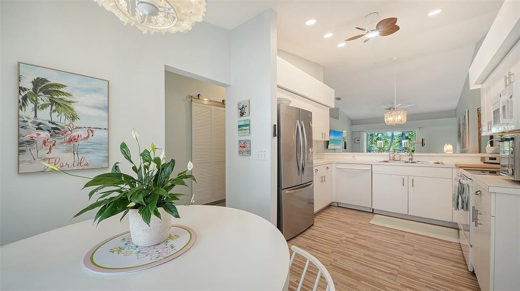 For Sale: $315,000 (2 beds, 2 baths, 1333 Square Feet)